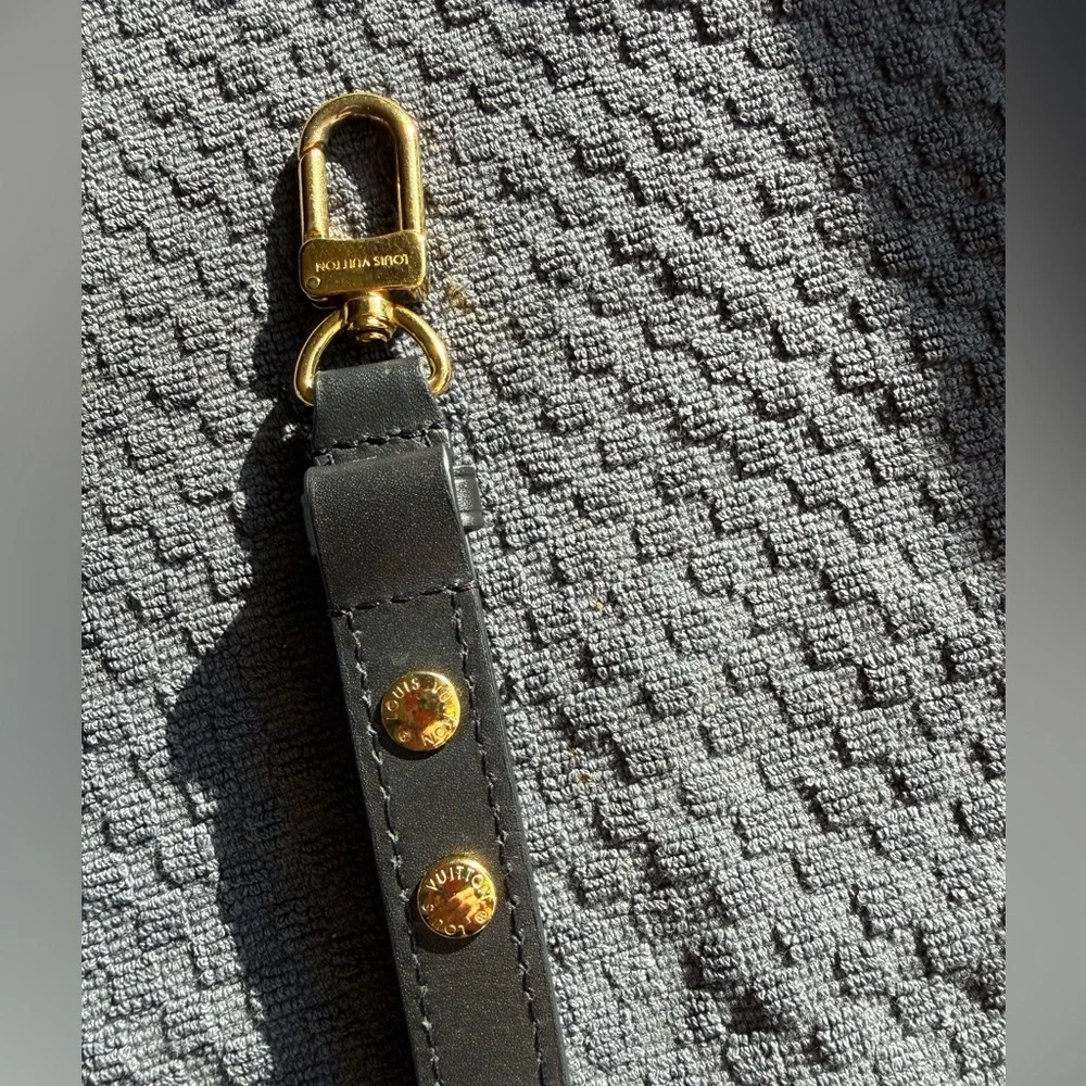 Louis Vuitton Multi Pochette Accessoires - Black Empriente - Picture 10 of 16